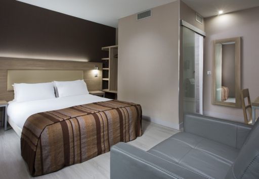 Hotel des Pavillons Paris  三人房